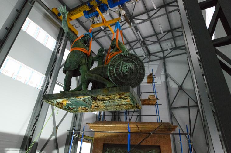 Исторический музей произвел демонтаж скульптурной группы памятника Минину и Пожарскому 